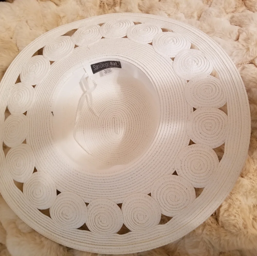 San Diego Hat Co flower circle floppy sun hat white straw weave derby beach